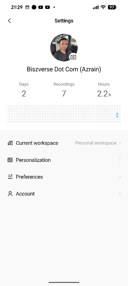 Skrin Settings dalam app PLAUD, tempat masuk ke Personalization dan Preferences