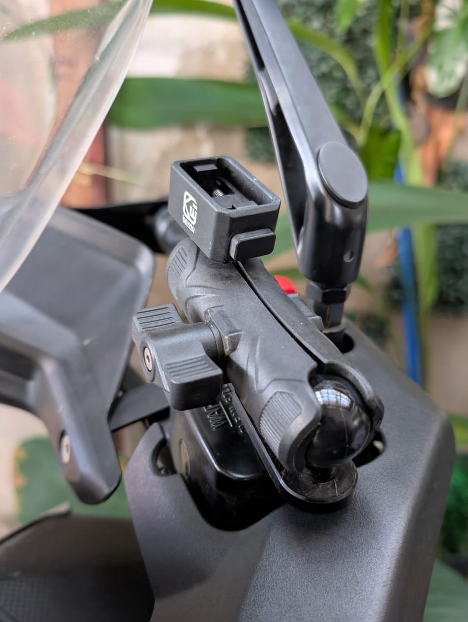 GoPro action camera mount KEWIG R22A pada motosikal